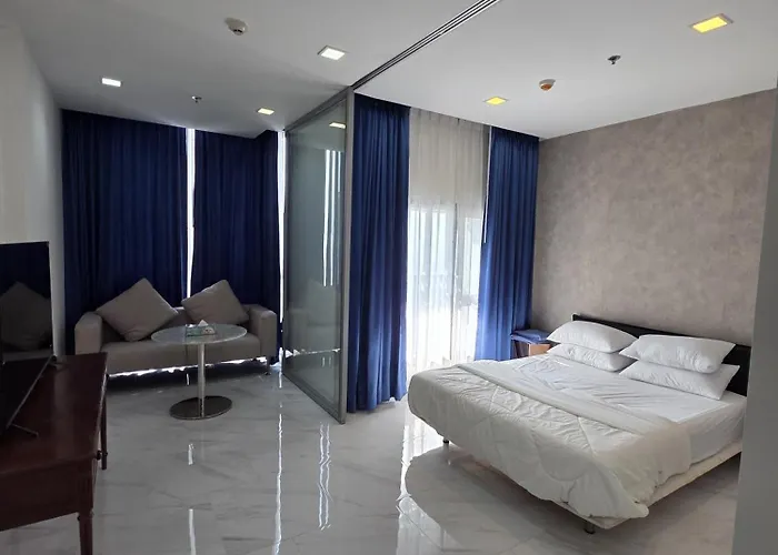 Hyde Sukhumvit11 Near-bts Nana